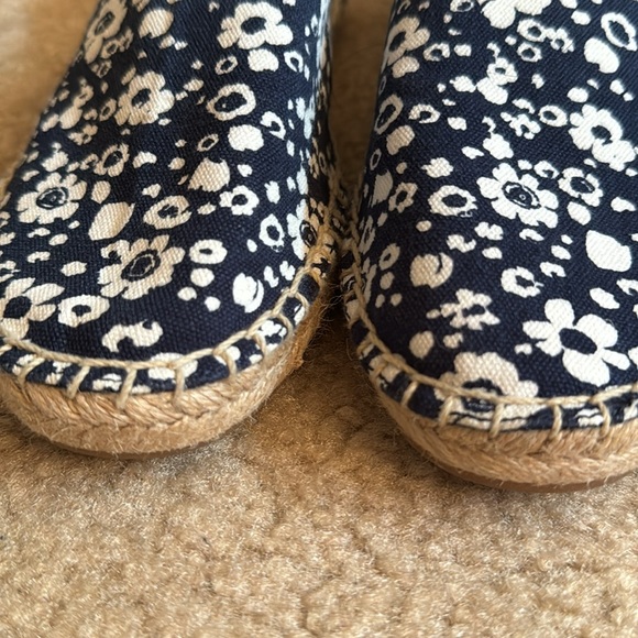 TORY BURCH - LIKE NEW Floral Espadrilles - Size 7 - Picture 9 of 10
